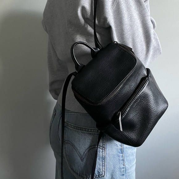 Matt & Nat BRAVESM Backpack - Picture 3 of 4